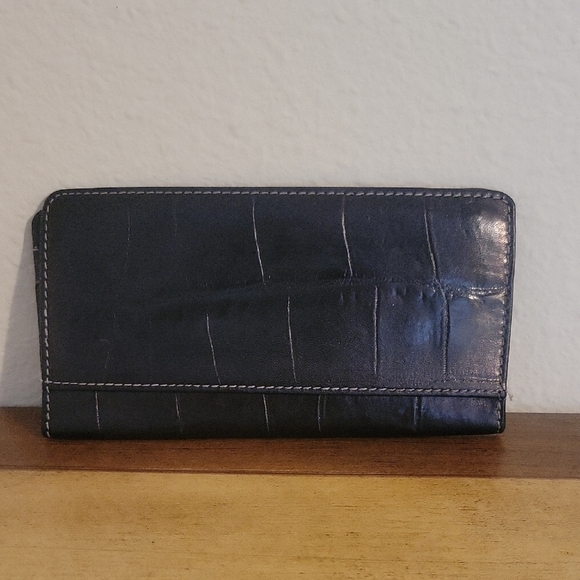 Brighton Crocodile Embossed leather bifold Checkbook/wallet - Picture 2 of 7